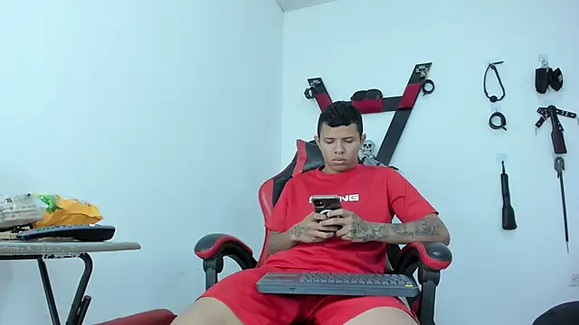 Steven19 LatinBoy online show from November 2025 11:48:01 AM