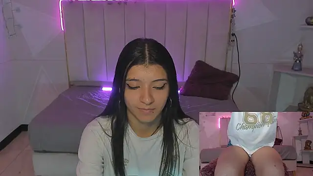 Snapshot of Chloe_fooster chatting on October 2025 11:12:02 PM Chloe fooster online show from October 2025 11:12:02 PM