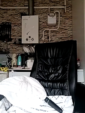 MilkySky online show from April 2026 06:14:02 PM