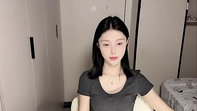 Snapshot of yuyu-33 chatting on May 2026 02:15:01 PM yuyu-33 online show from May 2026 02:15:01 PM