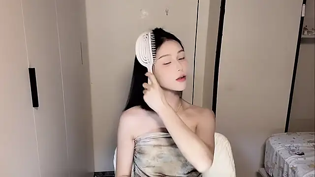 Snapshot of yuyu-33 chatting on May 2026 01:30:01 PM yuyu-33 online show from May 2026 01:30:01 PM