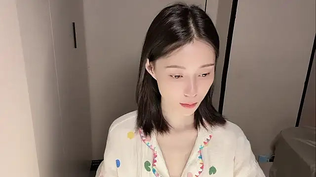 yuyu-33 online show from November 2025 05:28:01 AM