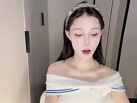 yuyu-33 online show from November 2025 01:20:01 AM