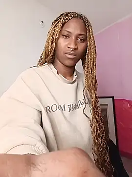Snapshot of EvonyFoxxx chatting on May 2026 04:34:02 AM EvonyFoxxx online show from May 2026 04:34:02 AM