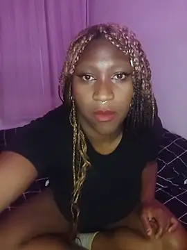 EvonyFoxxx online show from November 2025 11:19:02 PM