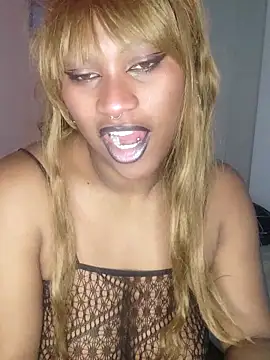 EvonyFoxxx online show from December 2025 10:57:02 PM