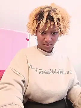 EvonyFoxxx online show from April 2026 08:04:01 PM