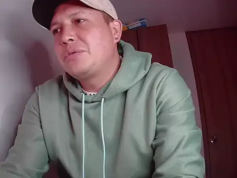 Snapshot of NathanielLux29 chatting on November 2025 01:31:01 AM NathanielLux29 online show from November 2025 01:31:01 AM