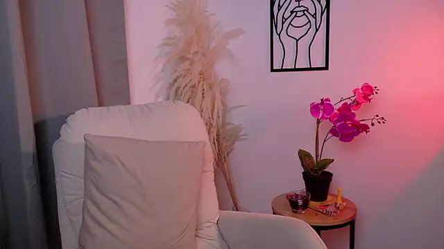 SeleneNova online show from April 2026 04:14:02 PM