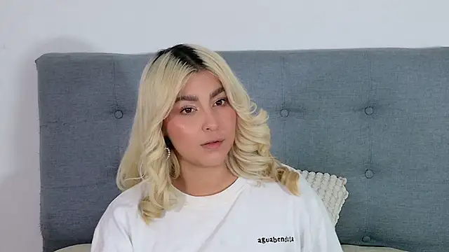 Elina Hills online show from November 2025 04:11:01 PM