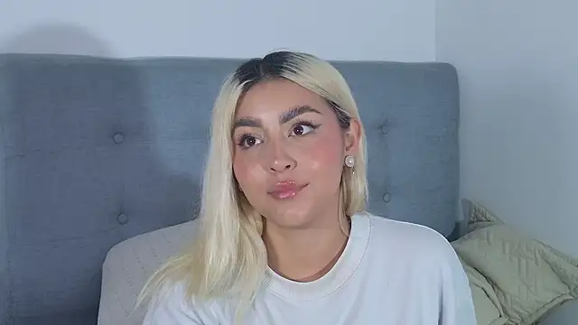 Elina Hills online show from December 2025 02:05:02 PM