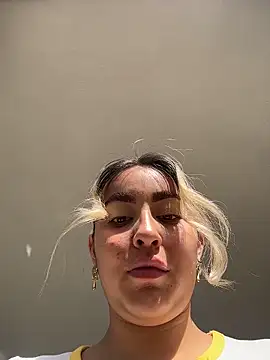 Elina Hills online show from February 2026 02:06:02 PM