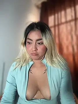 Elina Hills online show from April 2026 06:09:02 PM