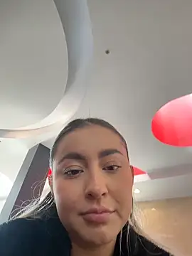 Elina Hills online show from March 2026 06:52:01 PM