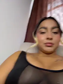 Snapshot of Elina_Hills chatting on July 2026 01:33:02 PM Elina Hills online show from July 2026 01:33:02 PM
