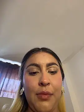 Elina Hills online show from May 2026 06:34:01 PM