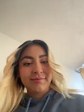 Elina Hills online show from March 2026 06:34:01 PM