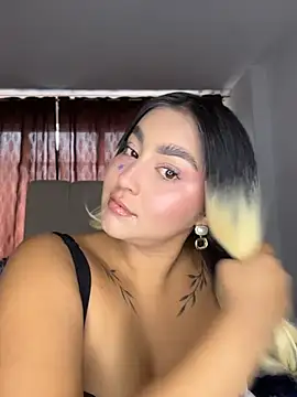 Snapshot of Elina_Hills chatting on June 2026 02:06:02 PM Elina Hills online show from June 2026 02:06:02 PM