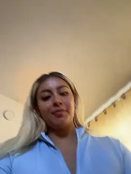 Elina Hills online show from January 2026 06:33:01 PM