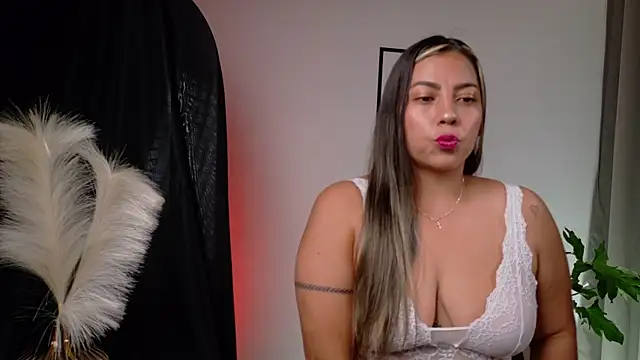 Zara Nova online show from April 2026 03:07:01 PM