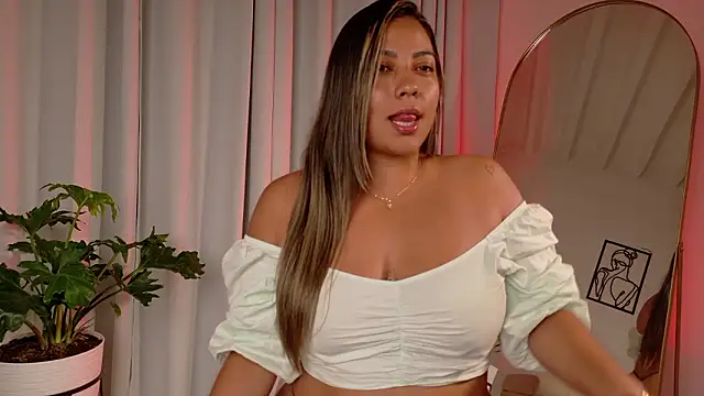 Snapshot of Zara_Nova chatting on February 2026 02:00:02 AM Zara Nova online show from February 2026 02:00:02 AM