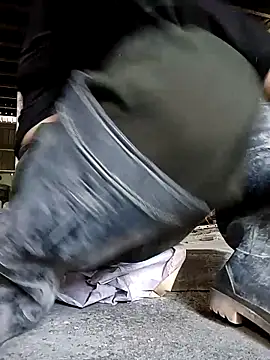 Drizzle-Rian online show from December 2025 06:07:02 AM