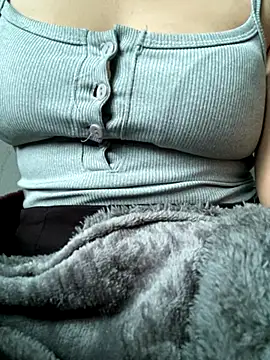 lylyyou online show from December 2025 06:26:02 AM