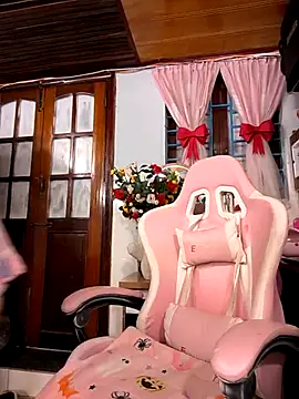 Snapshot of Okleotina9 chatting on November 2025 04:05:02 AM Okleotina9 online show from November 2025 04:05:02 AM