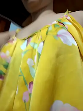 Snapshot of Okleotina9 chatting on November 2025 03:18:01 AM Okleotina9 online show from November 2025 03:18:01 AM