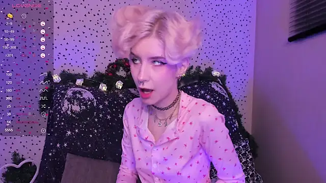 Angel Julles online show from December 2025 01:52:02 AM