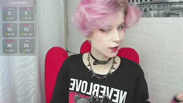 Angel Julles online show from April 2026 02:57:02 AM
