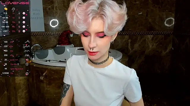 Angel Julles online show from December 2025 12:58:02 AM