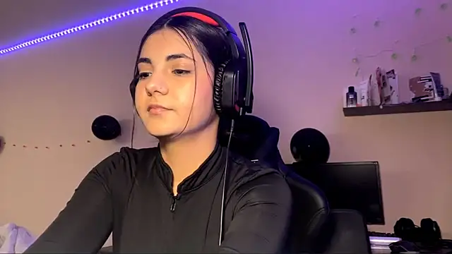 Snapshot of Marry_glow chatting on October 2025 05:32:01 PM Marry glow online show from October 2025 05:32:01 PM