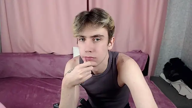 Harvey foster online show from November 2025 03:33:02 AM