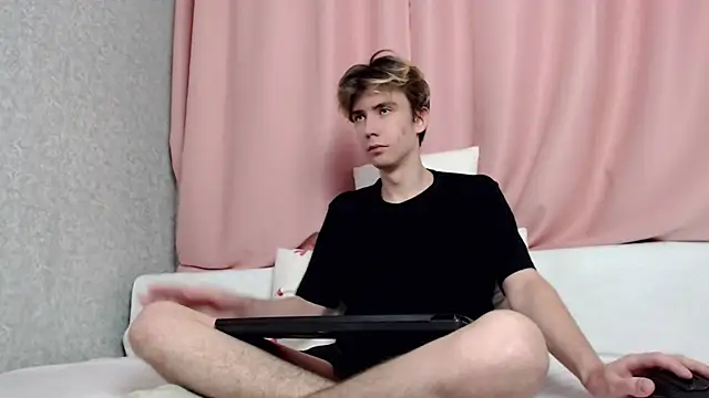 Harvey foster online show from December 2025 03:52:01 AM