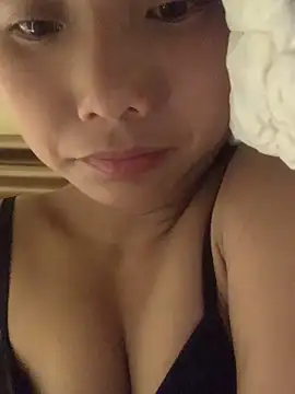 Snapshot of bi-bo123 chatting on November 2025 03:50:02 PM bi-bo123 online show from November 2025 03:50:02 PM