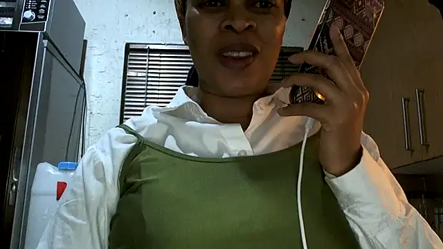 Snapshot of NewBeginnings8 chatting on July 2026 07:25:01 PM NewBeginnings8 online show from July 2026 07:25:01 PM