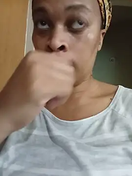 Snapshot of NewBeginnings8 chatting on June 2026 08:32:02 PM NewBeginnings8 online show from June 2026 08:32:02 PM