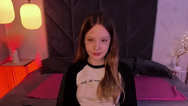 Iris Fresh online show from December 2025 08:50:01 PM