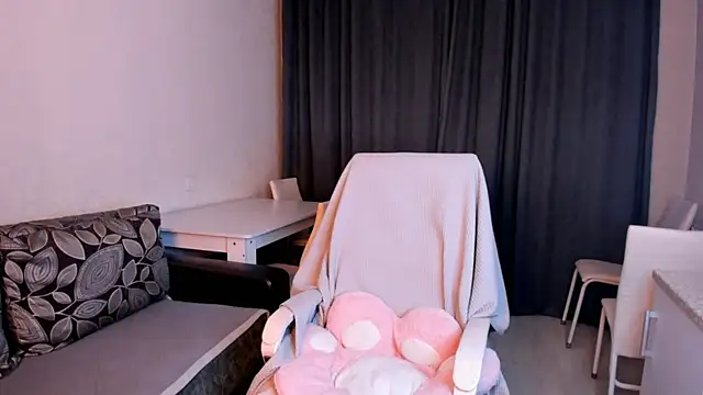 Snapshot of leyaleen chatting on October 2025 01:52:01 PM leyaleen online show from October 2025 01:52:01 PM