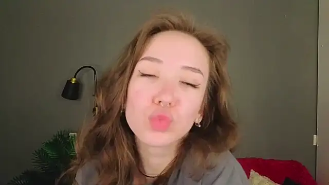 tinyanie online show from March 2026 08:16:02 PM