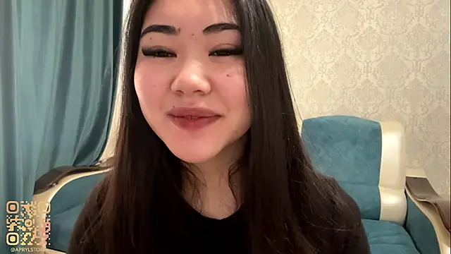 Snapshot of APRYLSUN chatting on October 2025 07:16:02 AM APRYLSUN online show from October 2025 07:16:02 AM