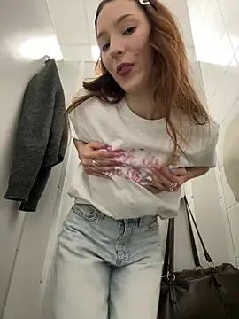 LilluKatten online show from March 2026 01:37:01 PM