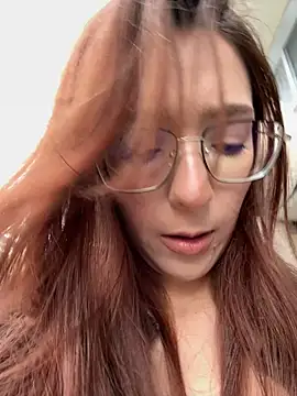 LilluKatten online show from December 2025 09:30:02 AM