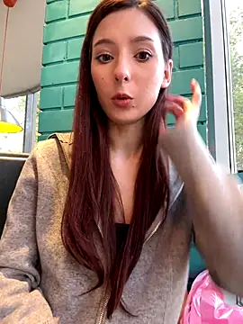 LilluKatten online show from November 2025 01:04:01 PM