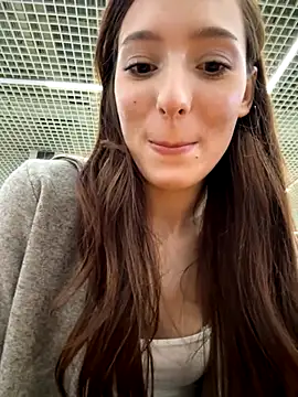 LilluKatten online show from November 2025 10:18:02 AM