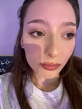 LilluKatten online show from March 2026 12:44:02 PM