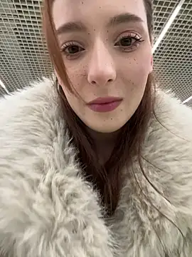 LilluKatten online show from December 2025 09:45:02 AM