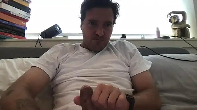 Snapshot of dutchpieter95 chatting on June 2026 08:25:01 AM dutchpieter95 online show from June 2026 08:25:01 AM