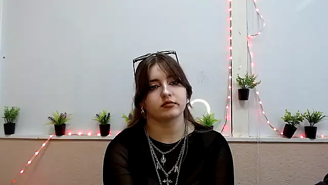 Dance  Queen online show from November 2025 11:36:02 AM